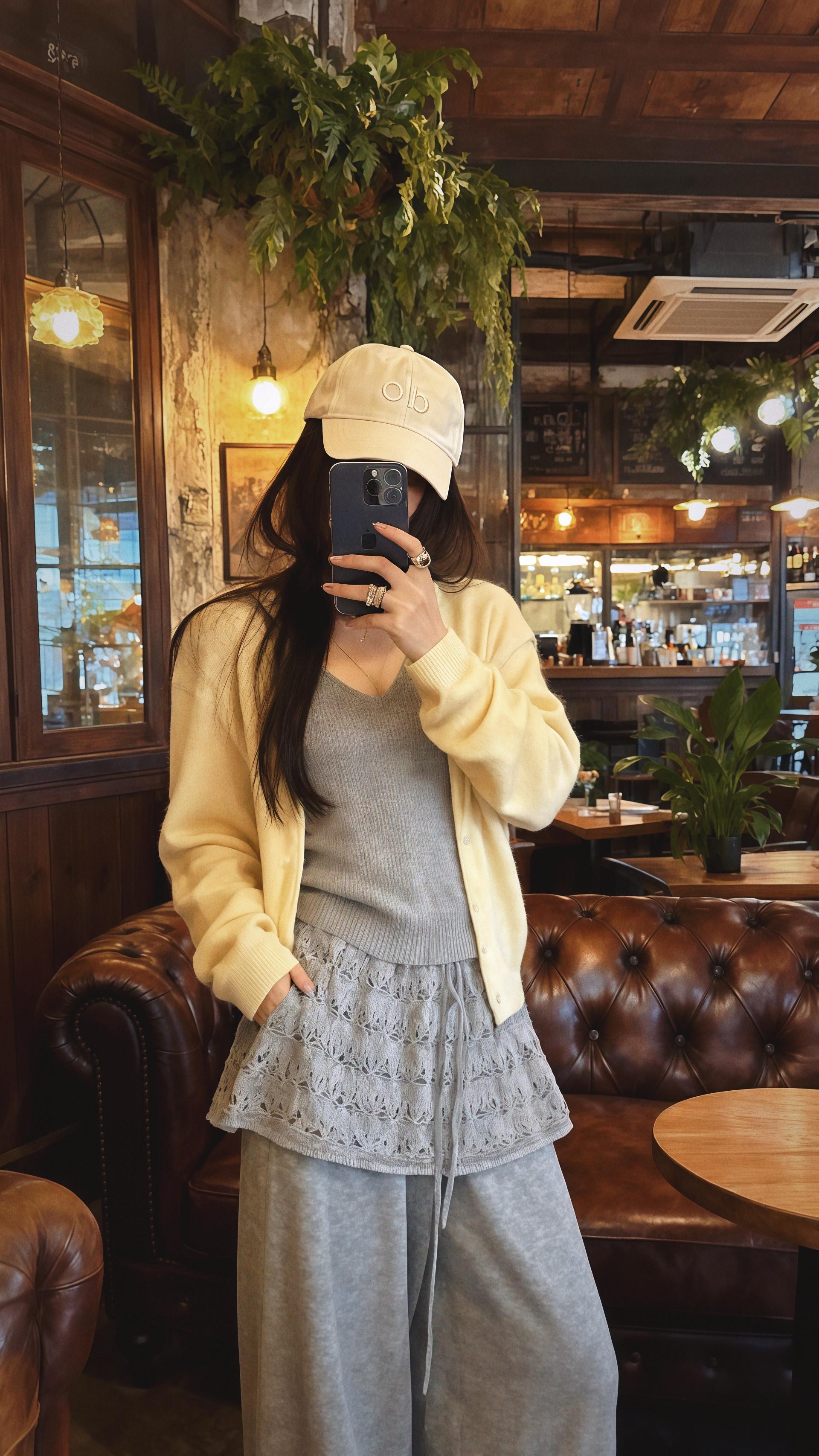 小众穿搭。#简约穿搭 #穿搭分享 #辣妹穿搭 #休闲穿搭 #慵懒风穿搭