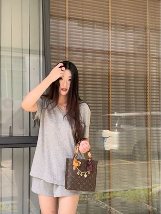 晒到的阳光分你一半#lv #lv包包 #lv薇薇安 #包包 #包包推荐