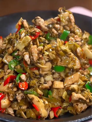 脆嫩爽口的酸菜,用来炒肉末,做酸菜鱼,酸菜包子都很好吃!#酸菜 #美味下饭菜