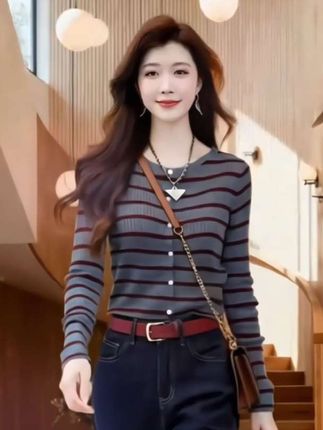 #针织衫 #高级感穿搭 #减龄显瘦穿搭 #穿出自信穿出美丽