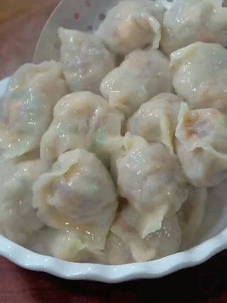 天气太热了不想吃饭的,做上一点素馅饺子,也太美味了#饺子#饺子馅 #饺子的做法 #好食材 #粉条碎