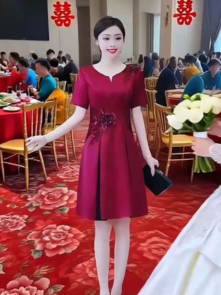 适合小个子喜婆婆穿的婚宴礼服,精致优雅,谁穿谁好看#喜婆婆婚宴礼服#精致优雅#谁穿谁好看#时尚穿搭#品质女装@DOU+小助手