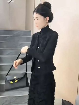 #韩系气质减龄穿搭 #穿出自己的风格 #气质女神穿搭 #引领时尚潮流 #女人味穿搭 @抖加🔥上热门🔥dou+🔥热点宝 @大漂亮郁姐