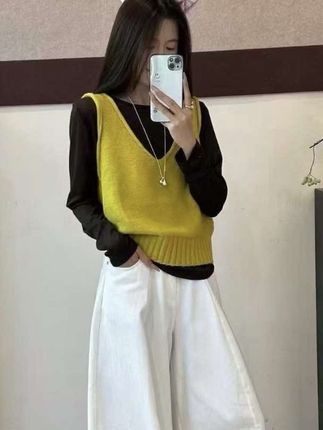 韩系设计感V领革穿针织无袖马甲背心长袖T恤气质减龄时尚两件套#新款分享 #爆款热卖中 #今日分享 #新款上新 #今日新款推荐
