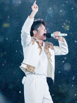 come on~#曾毅 内场的狂欢👋👋#直拍 #自由自在 #凤凰传奇演唱会