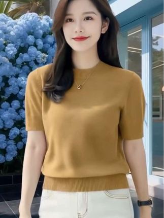 姐妹们,这件针织衫真的太绝了!我本来是冲着它的颜值去的,没想到竟然这么舒服。它采用的是抗起球的优质面料,摸起来软绵绵的,特别亲肤,而且版型超正,上身效果超级赞!不管是单穿还是叠穿都很好看,简直美炸了!喜欢的话就赶紧入手吧,别犹豫了!#时尚穿搭时尚穿搭时尚 #街拍小姐姐穿搭秀 #优雅气质女人味十足 #好身材好气质 #谁穿谁漂亮 @抖加🔥上热门🔥dou+🔥热点宝