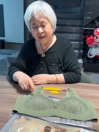 给长辈买前开口的,后面的不好系!#贴身衣物
