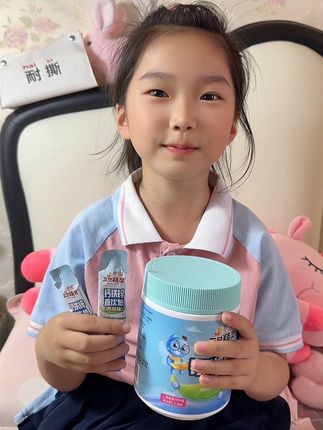 春生夏长麻麻们不要错过孩子的成长黄金期,这个 #三只精灵 钙铁锌直饮包轻松解锁孩子的成长营养需求,每天两条轻松满足孩子日常需求 #钙铁锌 #三只精灵钙铁锌 #儿童营养补充