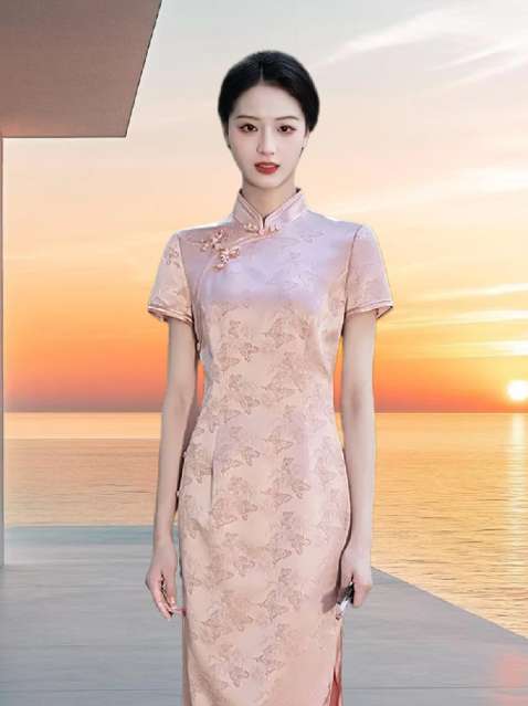 #自信前行风 #婚宴旗袍 #时尚穿搭 #时尚女装 #高级感穿搭 @