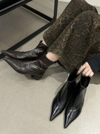#晒晒我的秋日穿搭 2025秋冬新款欧美风大牌款尖头粗跟短靴女法式单靴马丁靴瘦瘦靴女