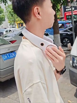 #爱了爱了 夏天出门真的不能没有这个挂脖风扇, 就像行走的小空调#美观实用 #携带方便 #夏日必备 #挂脖风扇