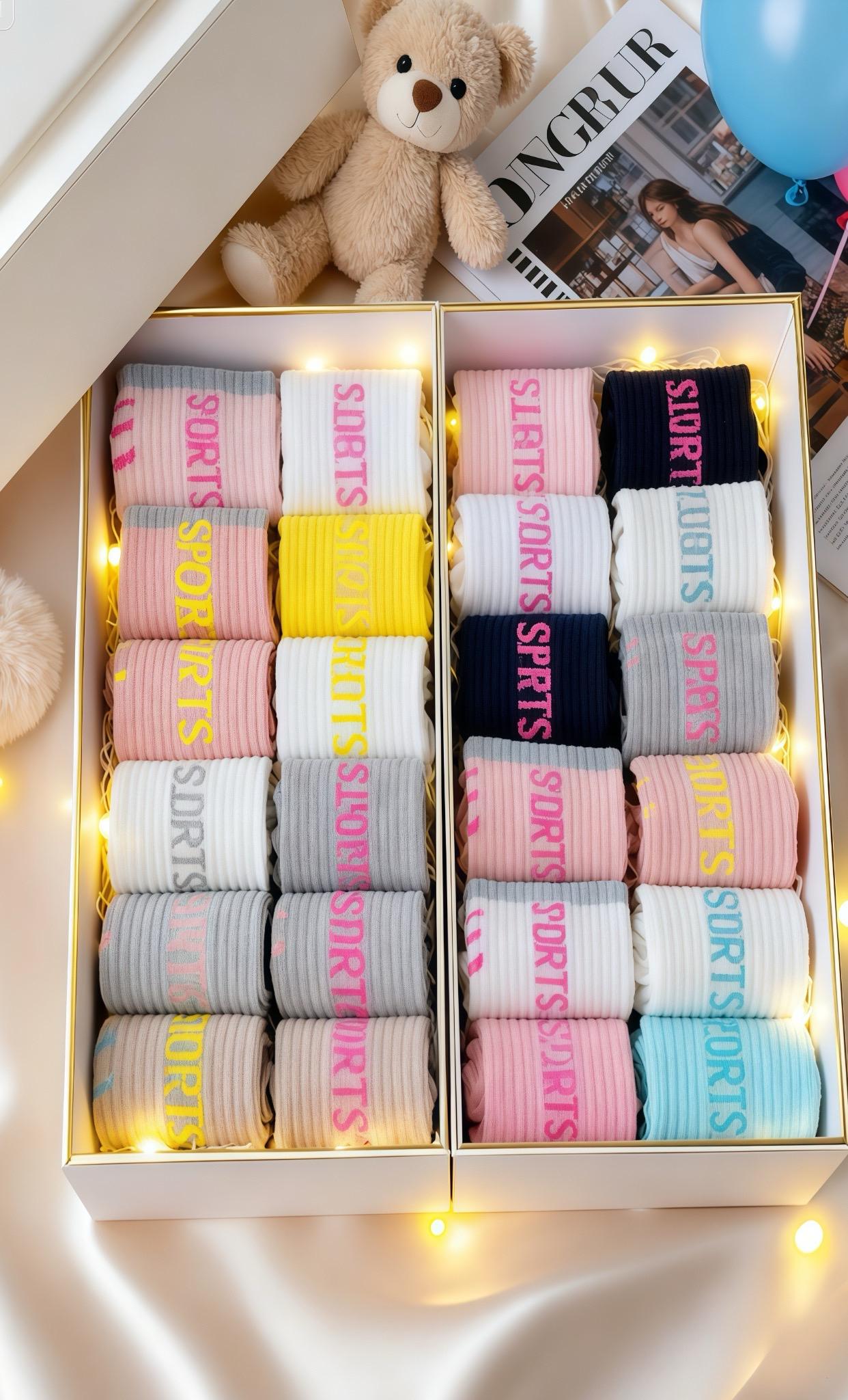 猫人女童纯棉中筒袜,娃爱穿还不臭脚。给家里闺女挑袜子,还得是猫人这款纯棉中筒袜靠谱。用的是软乎乎的纯棉料,摸着手感特细腻,贴娃的小脚丫一点不闷汗,就算跑跳一整天,脚丫还是干爽的。 最贴心的是脚尖无骨缝合,没有硬线头硌脚,娃穿着随便蹦跶都不难受。中筒高度刚好护着脚踝,风灌不进去,搭裙子、裤子都好看。袜口弹力也够,勒不着腿,胖脚瘦脚都能穿。 还做了抗起球工艺,穿好久都不容易起毛,耐穿又省心。家里有上学娃的,这袜子闭眼入准没错,舒服又实用。#袜子 #儿童袜子 #便宜又好穿 #柔软亲肤 #宝妈推荐