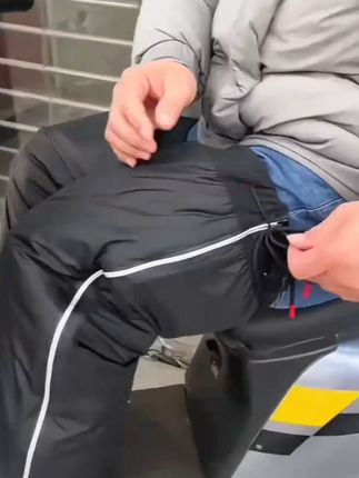 天冷骑车出门,一定要安排上这款加绒加厚防风防水的保暖护膝#电动车护膝 #护膝护腿 #骑车必备 #御寒保暖🔥🔥 #好物推荐🔥