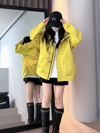 #潮酷穿搭 #时尚气质穿搭 #冲锋衣 #酷女孩穿搭 #潮流时尚穿搭