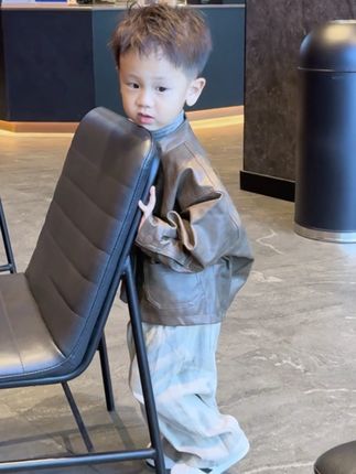 算啦 和你们没有儿子的说不清楚 #幼崽穿搭 #男宝穿搭 #萌娃穿搭 #潮酷男孩 #阳光帅气