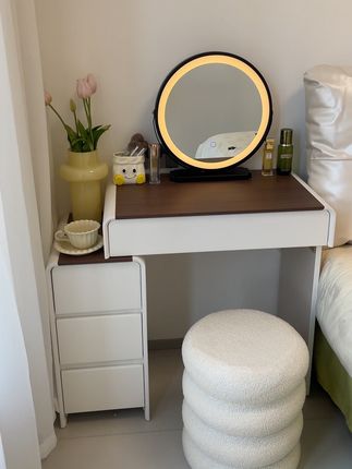 卧室真的太需要一个梳妆台啦💗 #小户型梳妆台 #实木梳妆台 #复古梳妆台 #中古风梳妆台 #卧室梳妆台