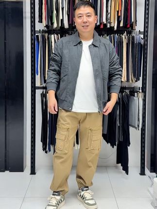 一件有质感的翻领,往往胜过其他若干#品质男装 #老钱风穿搭 #高端品质 #翻领夹克