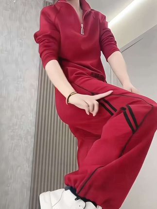 秋季潮流时尚长袖卫衣搭配卫裤套装#显高显瘦显腿长 #气质女神穿搭 #美出新高度 #休闲减龄穿搭