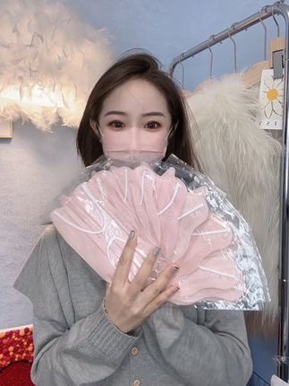 眼睛小的姐妹就戴这款#护眼角口罩,巨显眼大#戴出了高级感 #素颜口罩 #出门必备 #强烈推荐