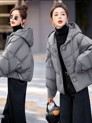 #好物推荐🔥 #爆款热卖中 短款羽绒服女2025冬季新款小个子独特漂亮超好看红色欧货厚面包服#短款羽绒服外套 @抖音小助手