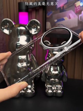 手机颜值再美看不到了也毫无意义 快给手机换上这款超透的手机壳!它可以让你手机的颜值完整的透出来,保持手机原有的高级感!镜头膜保护摄像头的同时设计成开合的,这样在你拍照时打开它再拍也不怕影响画质!也可以把它当成手机支架解放双手!#手机壳 #华为mate70 #华为mate70pro #华为mate60 #华为mate60pro