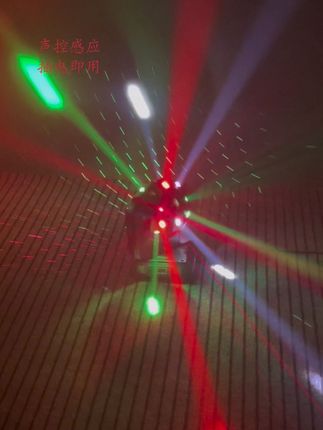 三合一光束激光爆闪摇头灯 三合一光束激光爆闪摇头灯 #声控蹦迪氛围节奏灯 #灯饰灯具声控蹦迪光束摇头灯 #音乐节奏灯KTV包房灯光 #七彩声控蹦迪灯