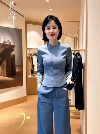 姐妹们这套真的太好看了吧!上身秒变韩剧女主的感觉谁懂啊!蓝色小香风外套搭配白色半身裙,上身好温柔好好看啊!裙子垂感超好的,而且很遮肉,不管是梨形还是苹果型身材都能轻松驾驭,穿上它去约会或者逛街都超级出片,喜欢这种风格的姐妹千万不要错过了。 #高级感穿搭 #优雅气质 #减龄气质 #女神范 #美出高级感 @DOU+小助手