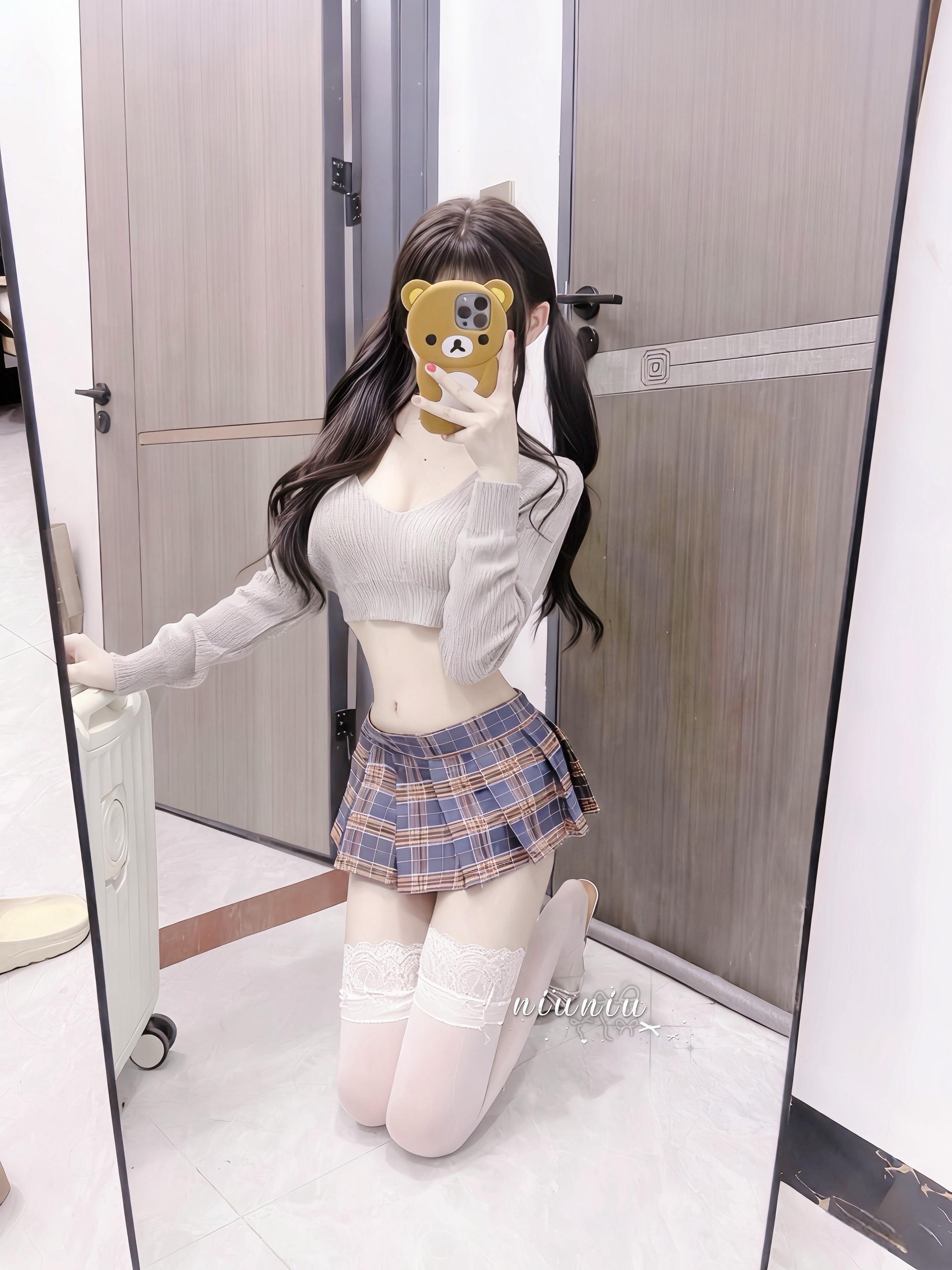 你买个苹果4就行了 加上你这个傻13正好17#ts