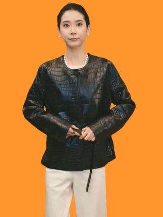 #品质女装 #鳄鱼皮外套#谁穿谁好看#美出高级感#高端大气上档次这也太漂亮了