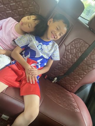 姐妹们,这条裤子真的太好穿了,它是这种垂感的面料,而且不易皱,很好打理,穿上特别舒服,一点都不会觉得累。它的版型很正,不管你是梨形身材还是苹果型身材,都能轻松驾驭,而且它还很百搭,可以随便搭配上衣,喜欢的姐妹千万不要错过!#设计家庭装修 #新家装修日记