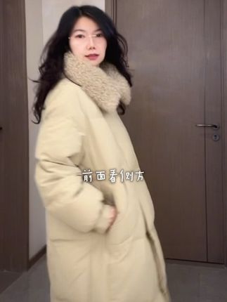 山羊绒的毛领,超舒服的,断码捡漏吧,每个颜色都好看#90白鸭绒羽绒服 #反季羽绒服 #视频同款