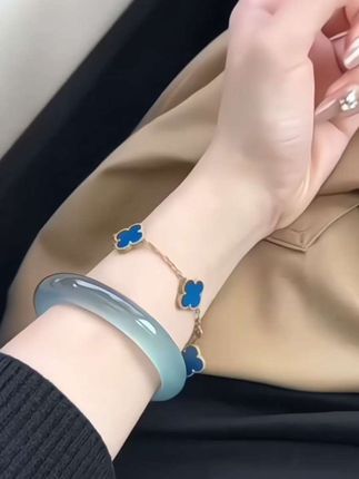 这款手镯上手真的超美滴🥰#翡翠手镯 #手镯#玛瑙手镯 #玉镯 #玉手镯