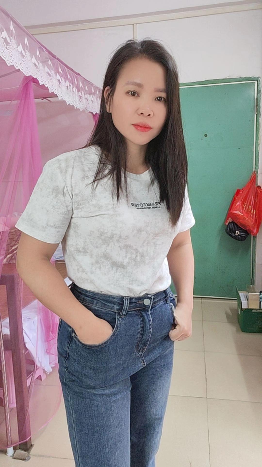广西人在东莞,一个人上班一个人下班,独来独往一个人,没有多余的社交,没有爱情,没有朋友圈子,只有工作,两点一线的生活#生活随拍 #随意拍 #日常分享