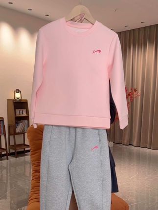 这套贵人鸟儿童套装太好看了吧,关键价格也不贵!#贵人鸟#无限回购的宝藏单品 #面料柔软舒适 #儿童套装#好看又百搭