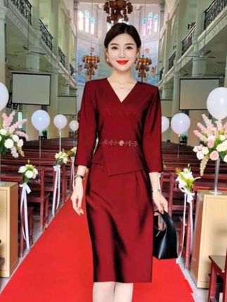 10月结婚妈妈婚宴礼服平时可穿小个子喜婆婆装2025新款旗袍连衣裙,#婚庆礼服 #晚礼服婚宴 #礼服裙 #新款连衣裙 #婚宴妈妈装