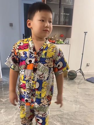 俺两口子一对搭嘴,一家人朝着我来了,恩琪是全力偏向妈妈,我的家庭地位堪忧啊