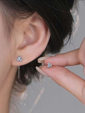 耳饰赛道文案素材 - 小巧花朵造型太戳我!镶嵌超精致,blingbling超吸睛。日常搭配绝了,简约又灵动,戴上就是温柔小姐姐。鸢尾花流苏耳线,时尚百搭必入款!#耳饰 #耳线#礼物 #鸢尾花 #美出高级……版本过低,升级后可展示全部信息 - 无瑕饰品作品