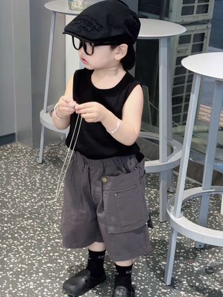 天哪!超韩超帅气的工装短裤,版型巨好看,闭眼冲呀#男童穿搭 #潮酷穿搭 #百搭裤子 #人类幼崽又奶又酷穿搭 #高品质童装