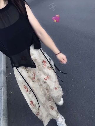 能让一个女人死心塌地的,从来都不是钱财和外貌,是责任,是担当,是用心,是湿柔,是细节,是忠诚,是三观,是偏爱,是捧在手心里的,把你视若珍宝…#穿搭#夏季新款