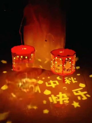 #中秋节 小孩特别喜欢的投影手提灯笼一家人提着灯笼赏着月真的非常温馨#中秋快乐 #中秋节手工灯笼 #真好看#上热门