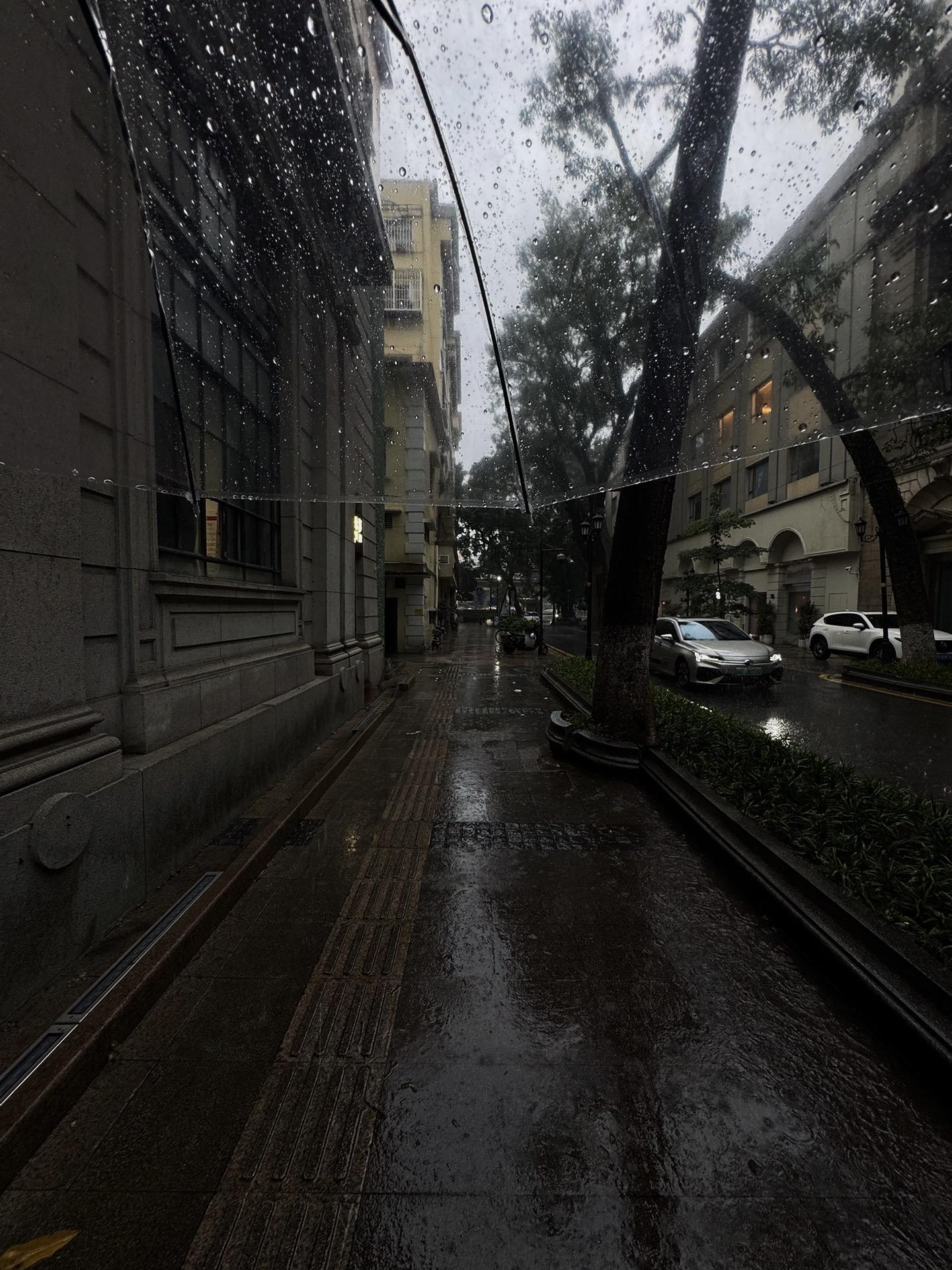 问心无愧就好了 对得起当时的萍水相逢 也对得起最后的一刀两断