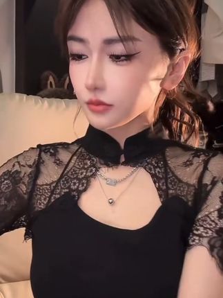 御姐风蕾丝拼接纯欲性感镂空高级感新中式改良旗袍开叉连衣裙#御姐风 #旗袍 #旗袍连衣裙 #中式连衣裙 #性感连衣裙