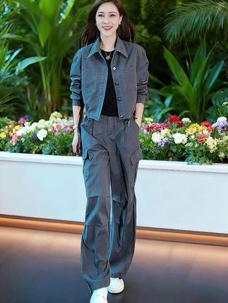 牛仔工装套装女2025春秋新款洋气显瘦减龄运动短外套阔腿裤两件套#春秋新款 #减龄显瘦穿搭 #潮流时尚穿搭 #工装风 #休闲减龄穿搭 @DOU+小助手