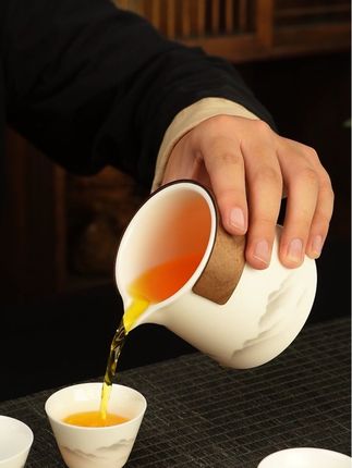 奔赴山水茶旅!羊脂玉瓷水墨远山旅行茶具,手绘远山诗意藏,泡茶隔热不烫手, 茶水分离超贴心,一壶四杯 ,便携包加身,高档又便携,赶紧入手!#茶生活 #泡茶神器 #旅行茶具 #户外茶具 #露营装备