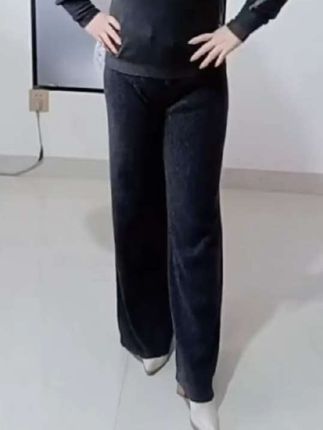 《羊毛裤》搭配大衣一件过冬!经典显瘦显高!#秋冬穿搭 #羊毛裤 #针织 #裤子 #时尚百搭