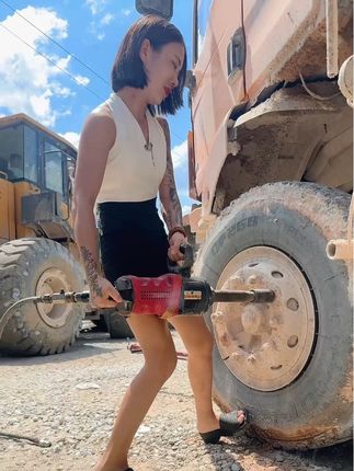 当你能够意识到青春的意义的时候,你已经远离青春了,并且会越来越远。