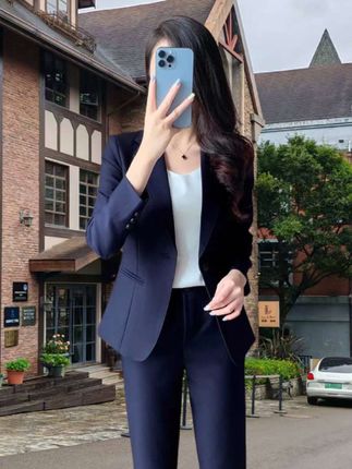 #优雅气质 #简约大气 #收腰显瘦 #时髦穿搭 #西服穿搭