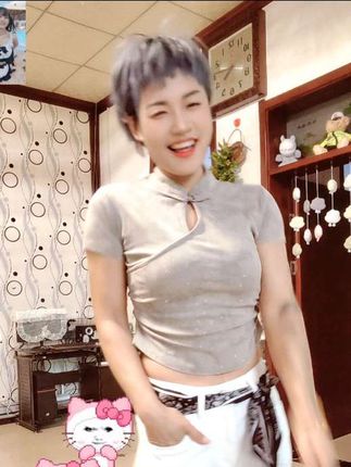 默默的看过来#还顺眼么#给点劲啊小草莓