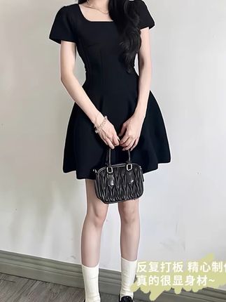 黑色时尚气质收腰显瘦法式茶歇方领连衣裙夏季显瘦高级感短裙女裙#夏季穿搭 #显高显瘦 #显瘦搭配 #遮肉显瘦穿搭 #高级穿搭