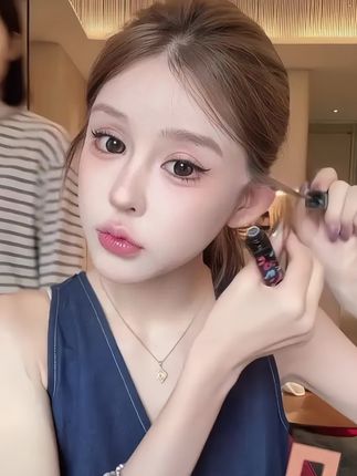 碎发神器打造精致胎毛刘海,减龄还显脸小,清爽不油腻,头发不会乱糟糟!#拯救发际线 #美出高级感  #发型 #胎毛刘海